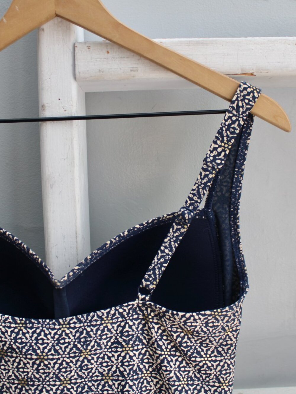 NIP TUCK Nautical Foil Joanne One Piece Swimsuit Navy Blue Tan Gold Boho Size 12 - Picture 6 of 8